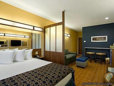 Quality Inn & Suites Washington Bagian luar foto